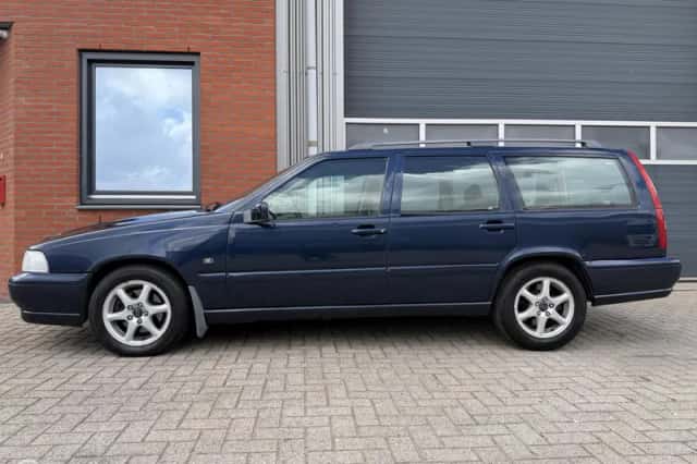 Volvo V70 (2000) thumbnail 1