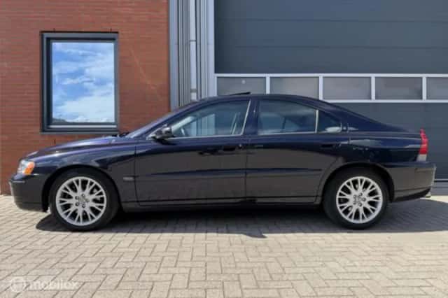 Volvo S60 (2005) thumbnail 1