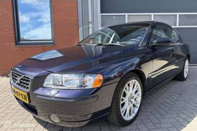 Volvo S60 (2005) thumbnail 2