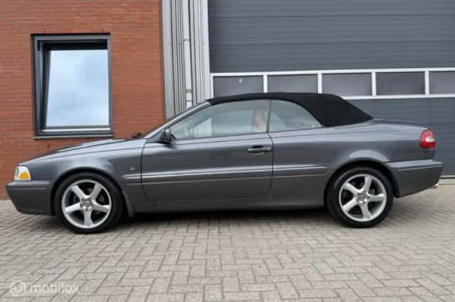 Volvo C70 (2004) thumbnail 2