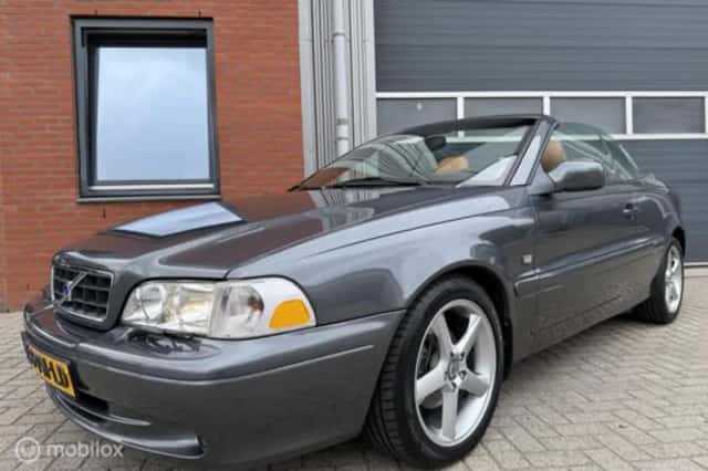 Volvo C70 (2004) thumbnail 3