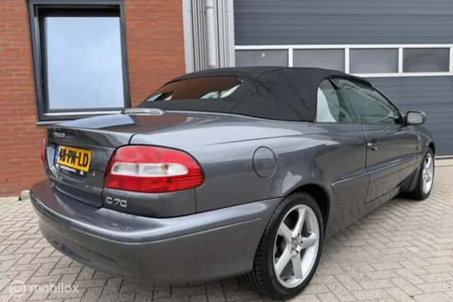 Volvo C70 (2004) thumbnail 4