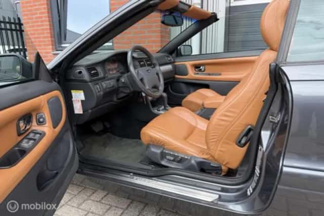 Volvo C70 (2004) thumbnail 5