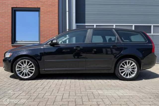 Volvo V50 (2010) thumbnail 1