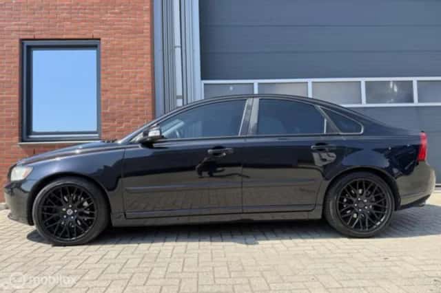 Volvo S40 (2008) thumbnail 1