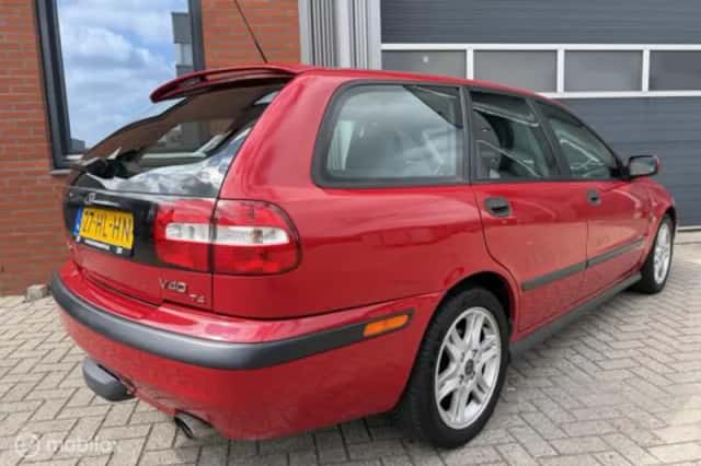 Volvo V40 (2001) thumbnail 3