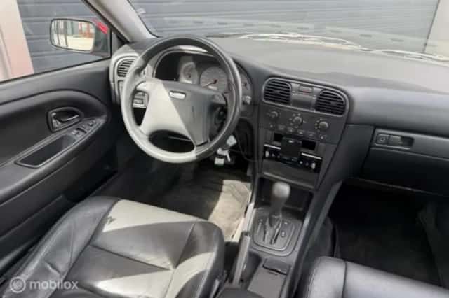 Volvo V40 (2001) thumbnail 5