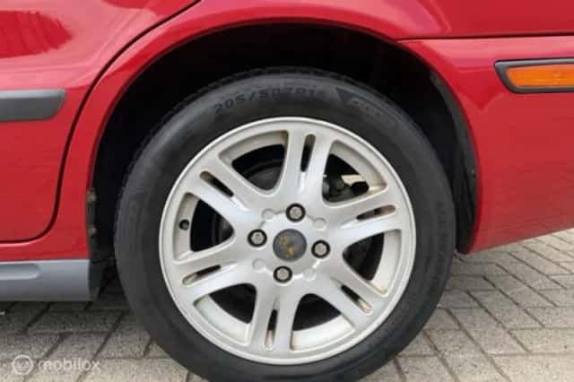 Volvo V40 (2001) thumbnail 6