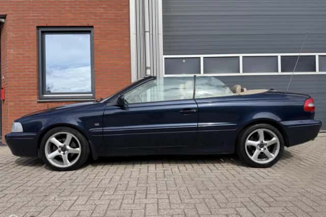 Volvo C70 (2003) thumbnail 1