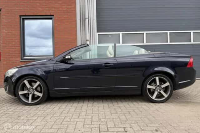 Volvo C70 (2010) thumbnail 1