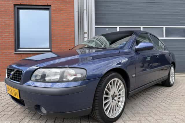 Volvo S60 (2000) thumbnail 2