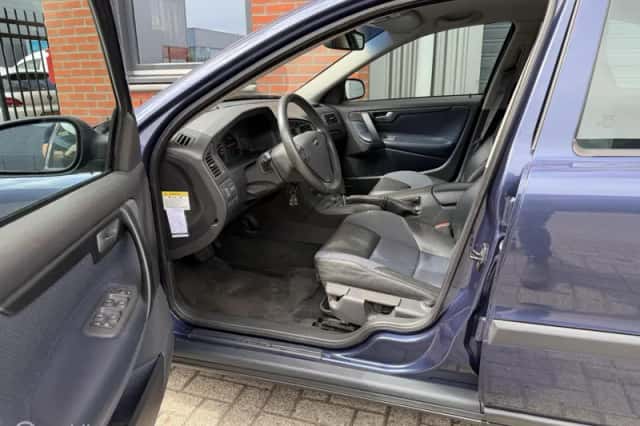 Volvo S60 (2000) thumbnail 4