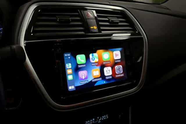 Suzuki S-Cross (2020) thumbnail 4