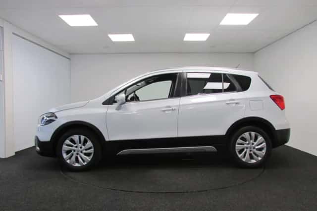 Suzuki S-Cross (2020) thumbnail 5