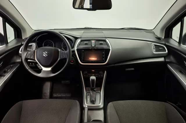 Suzuki S-Cross (2020) thumbnail 6
