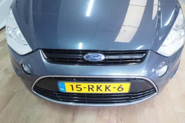 Ford S-Max (2011) thumbnail 3