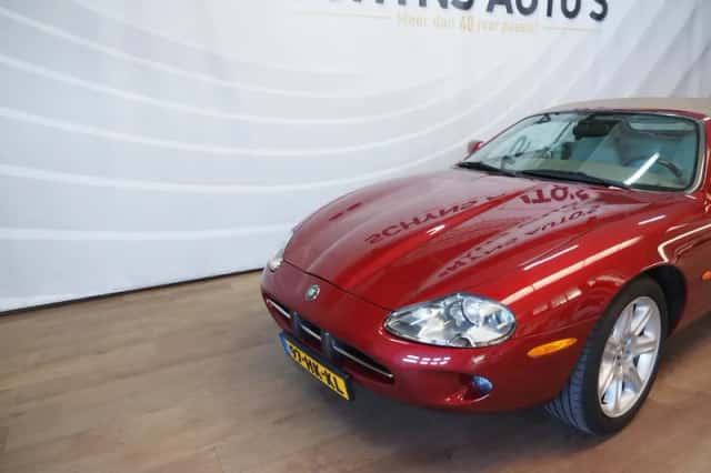 Jaguar XKR (1998) thumbnail 2