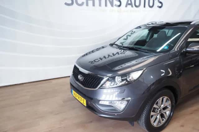 Kia Sportage (2016) thumbnail 2