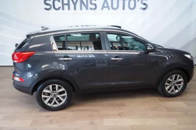 Kia Sportage (2016) thumbnail 3