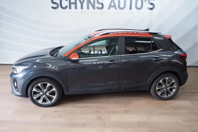 Kia Stonic (2021) thumbnail 1