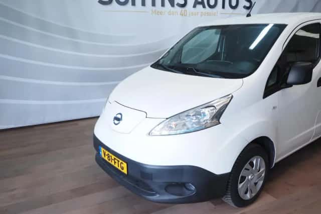 Nissan E-NV200 (2014) thumbnail 2