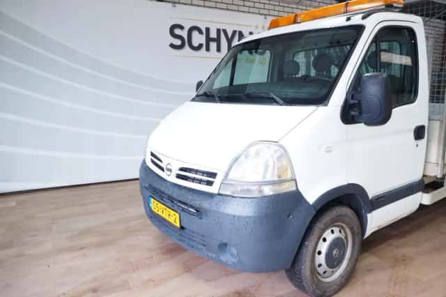 Nissan Interstar (2008) thumbnail 2