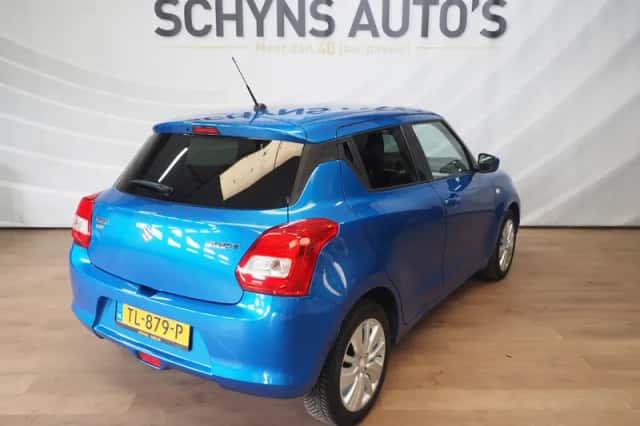Suzuki Swift (2018) thumbnail 4