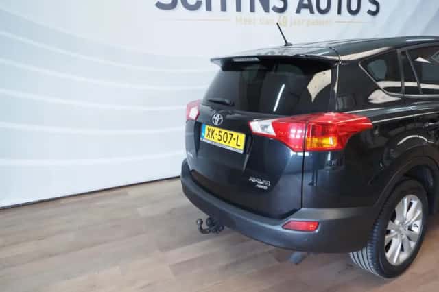 Toyota RAV4 (2013) thumbnail 4