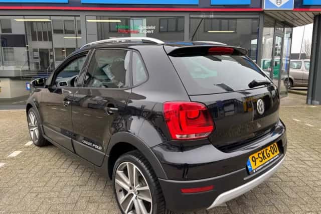 Volkswagen Polo (2011) thumbnail 3