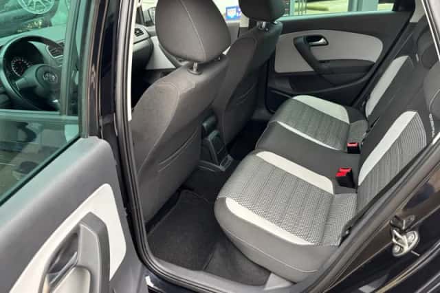 Volkswagen Polo (2011) thumbnail 5