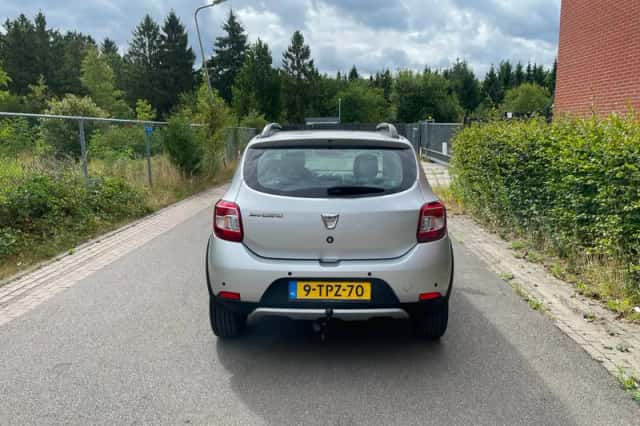 Dacia Sandero (2014) thumbnail 5