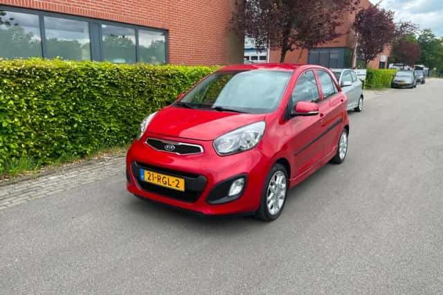 Kia Picanto (2011) thumbnail 3