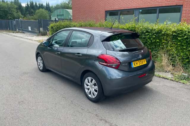 Peugeot 208 (2016) thumbnail 4