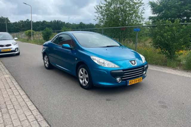 Peugeot 307 CC (2006) thumbnail 1