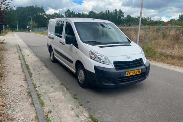 Peugeot Expert (2015) thumbnail 1