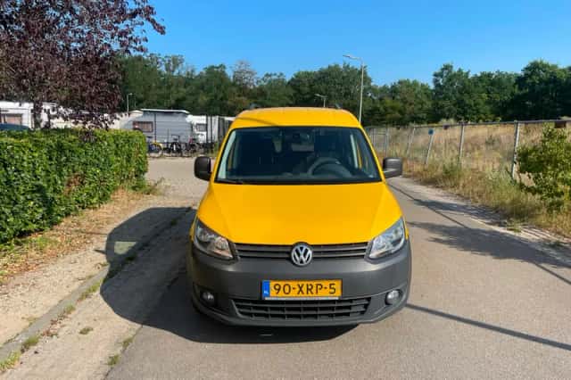 Volkswagen Caddy (2012) thumbnail 2