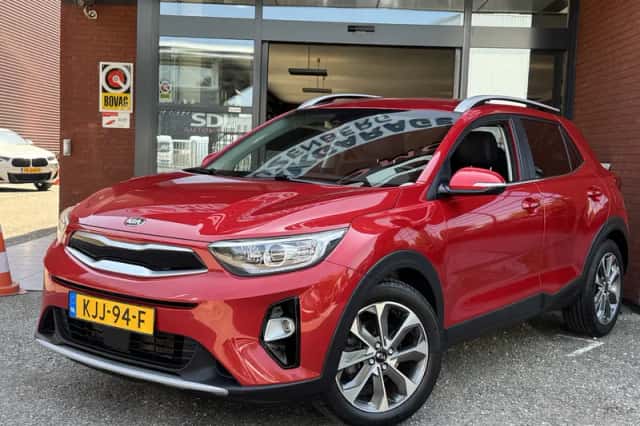 Kia Stonic (2019) thumbnail 2