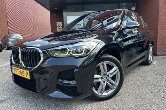 BMW X1 (2021) thumbnail 2