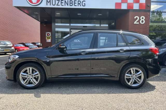 BMW X1 (2021) thumbnail 4