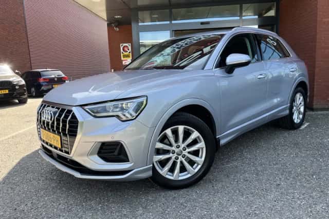 Audi Q3 (2019) thumbnail 2