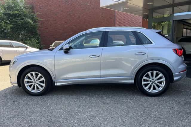 Audi Q3 (2019) thumbnail 3