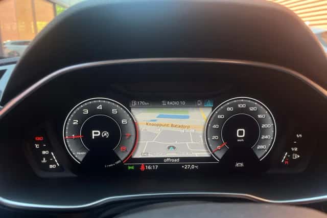 Audi Q3 (2019) thumbnail 6