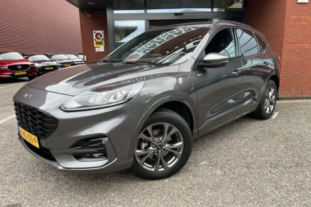Ford Kuga (2022) thumbnail 2