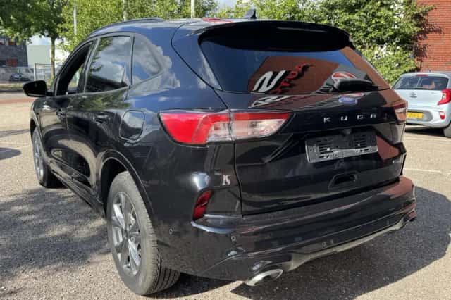 Ford Kuga (2022) thumbnail 3