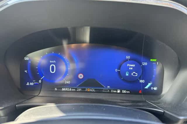 Ford Kuga (2022) thumbnail 5