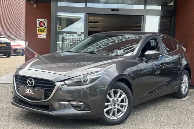 Mazda 3 (2018) thumbnail 2