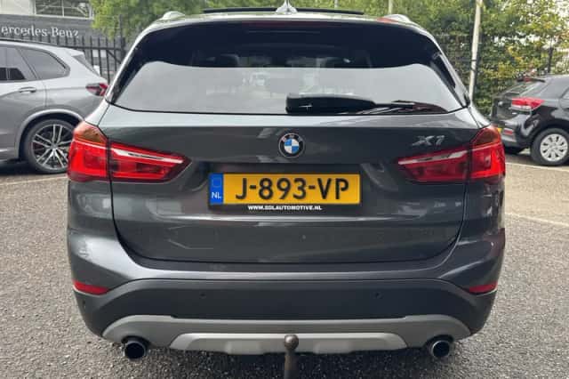 BMW X1 (2018) thumbnail 6