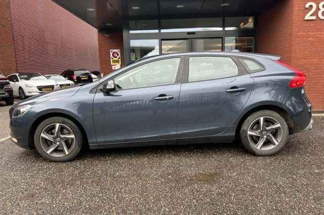 Volvo V40 (2017) thumbnail 4