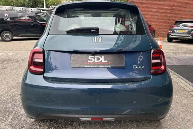 Fiat 500 (2021) thumbnail 6