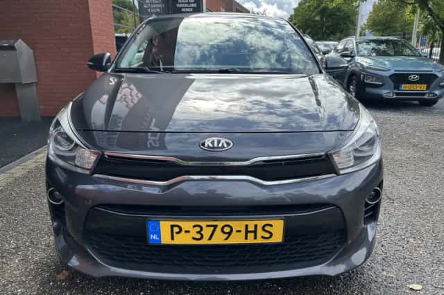 Kia Rio (2017) thumbnail 5